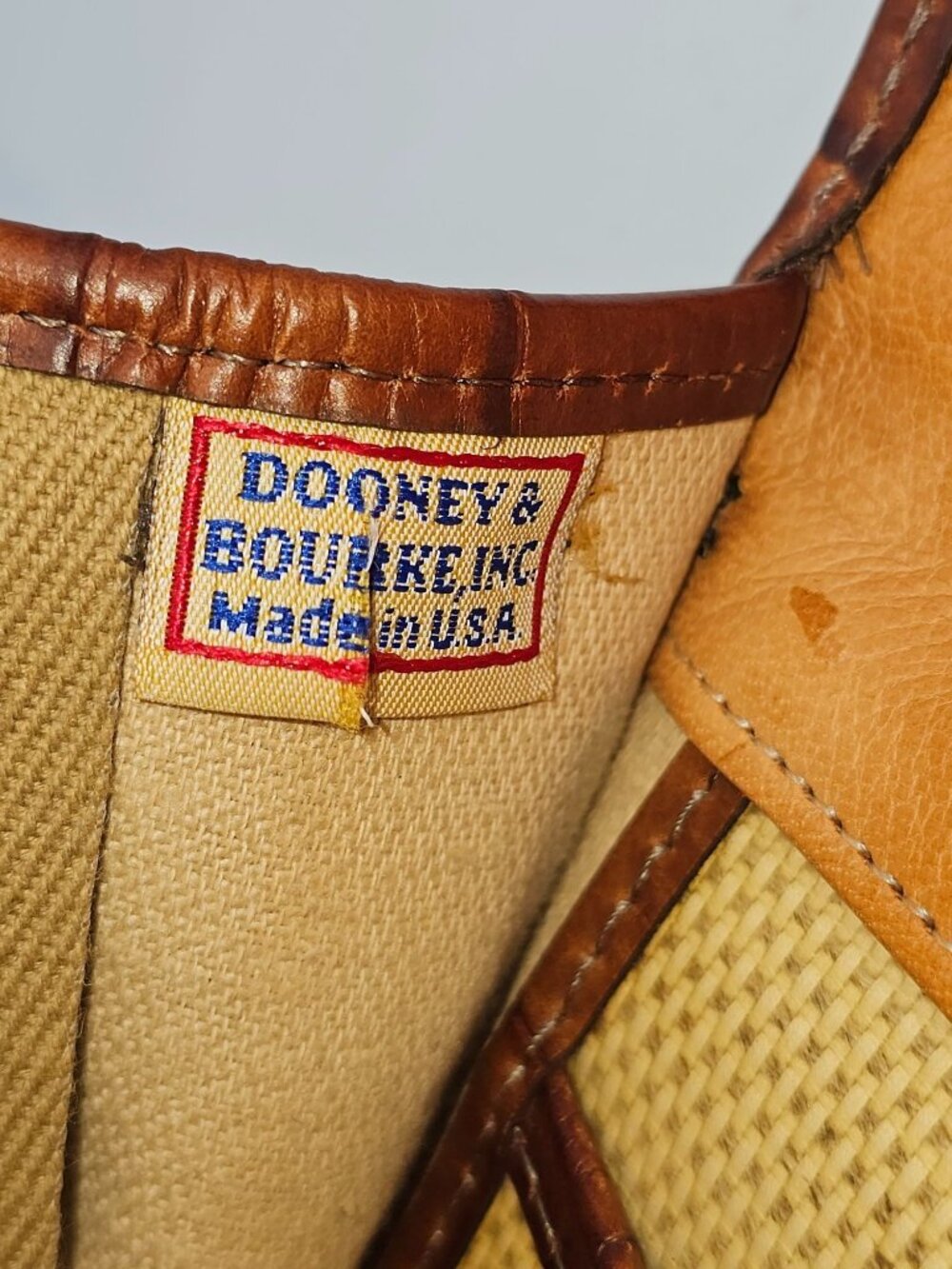 Vintage Dooney & Bourke Women's Brown Croc Embossed Leather Backpack Sz M 2560 - Picture 7 of 16